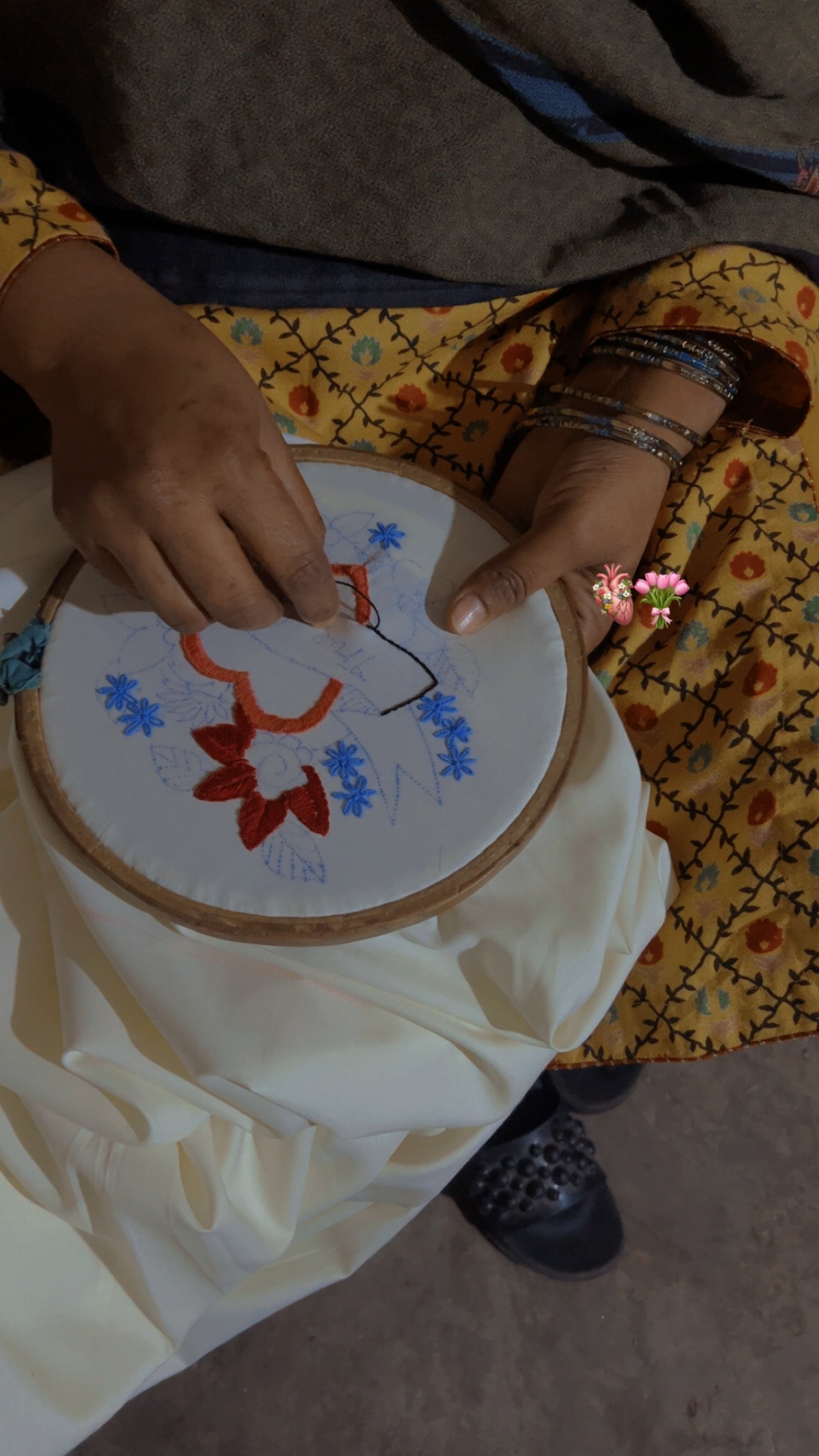 GIFT TO LOVE A HAND EMBROIDERED FRAME 🪡